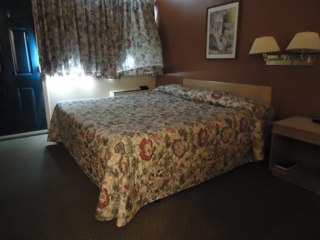 Canadian Motor Hotel Sault Ste. Marie Exterior photo